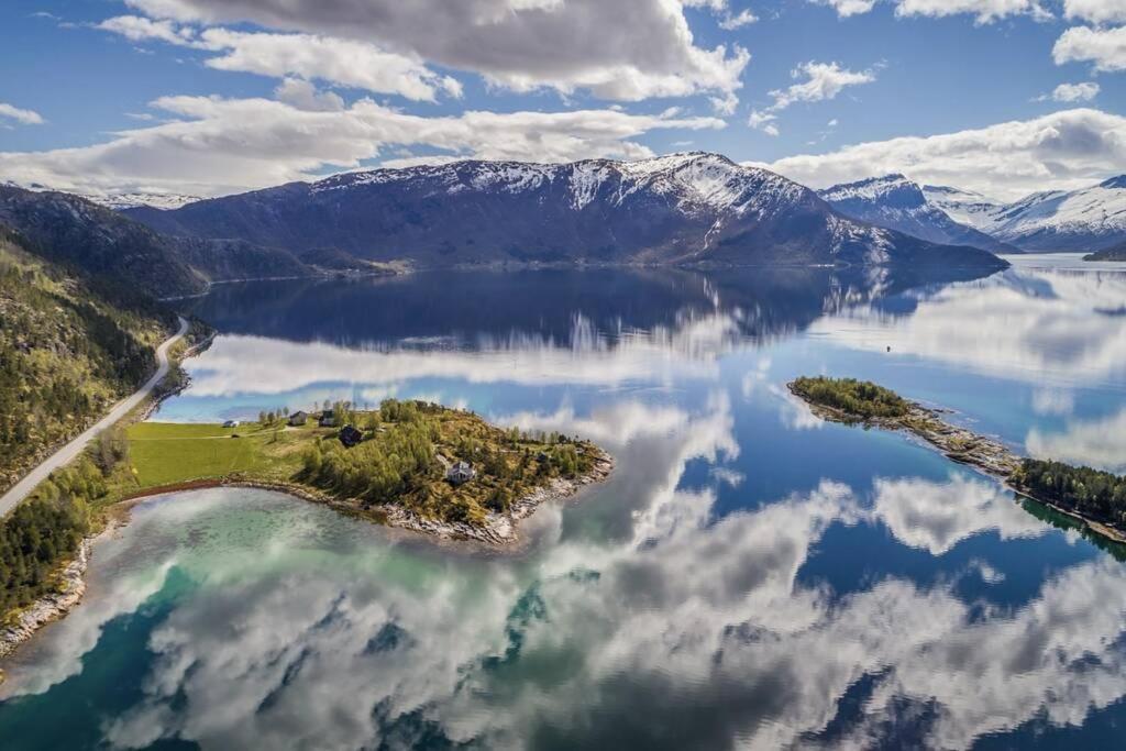 Efjord And Stetind Resort - Cabin Kobbernestinden Ballangen エクステリア 写真