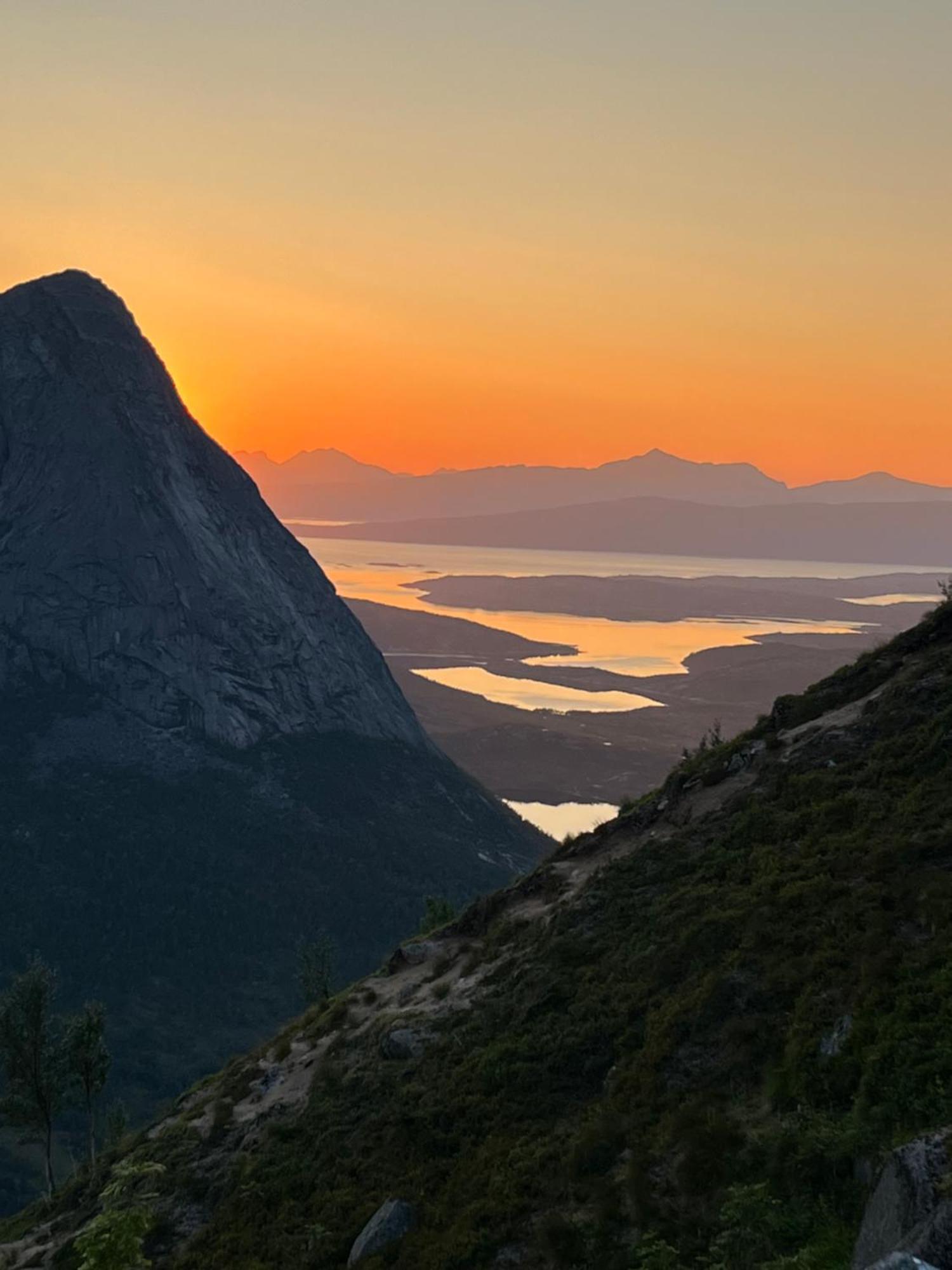 Efjord And Stetind Resort - Cabin Kobbernestinden Ballangen エクステリア 写真