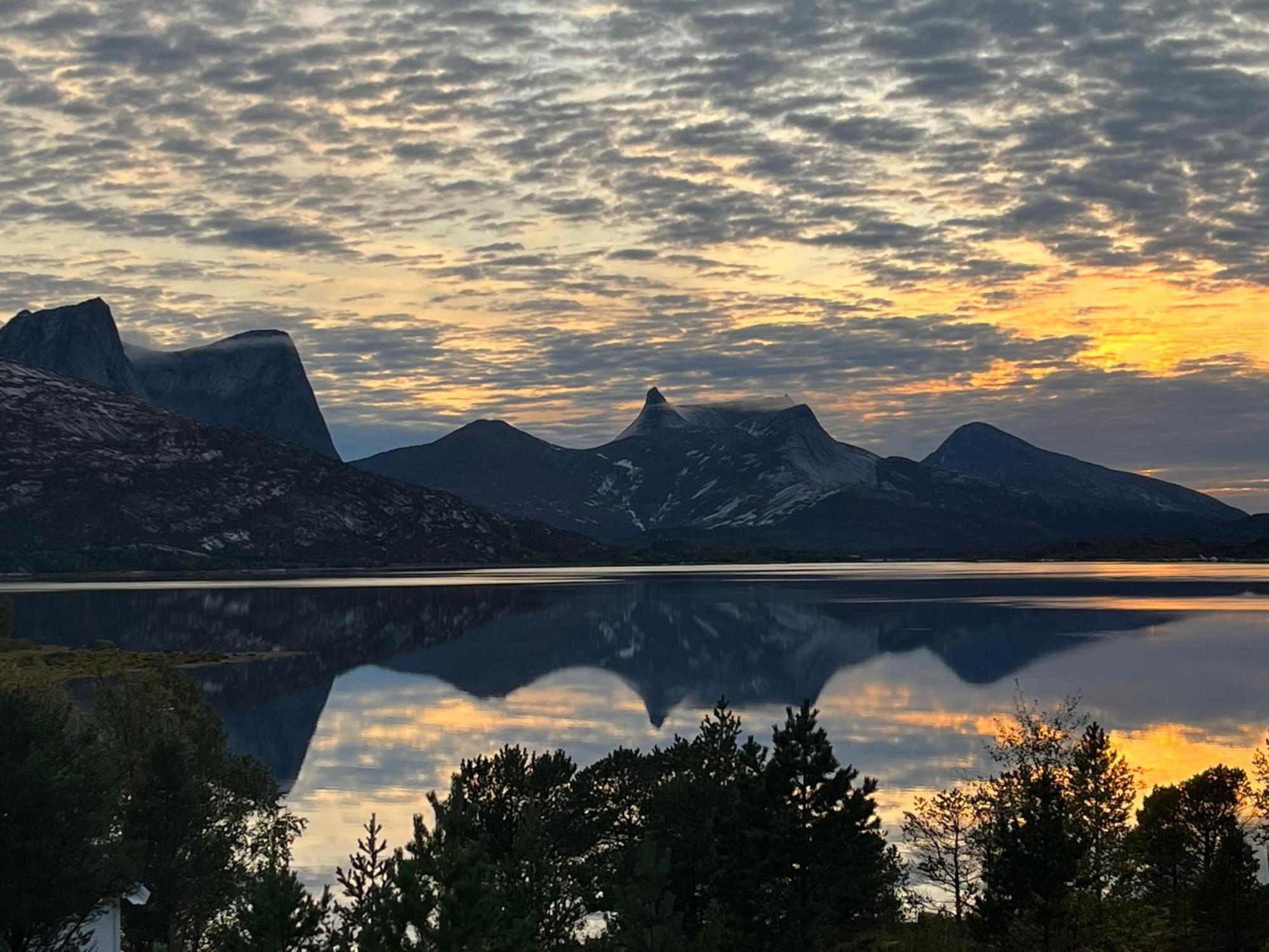 Efjord And Stetind Resort - Cabin Kobbernestinden Ballangen エクステリア 写真
