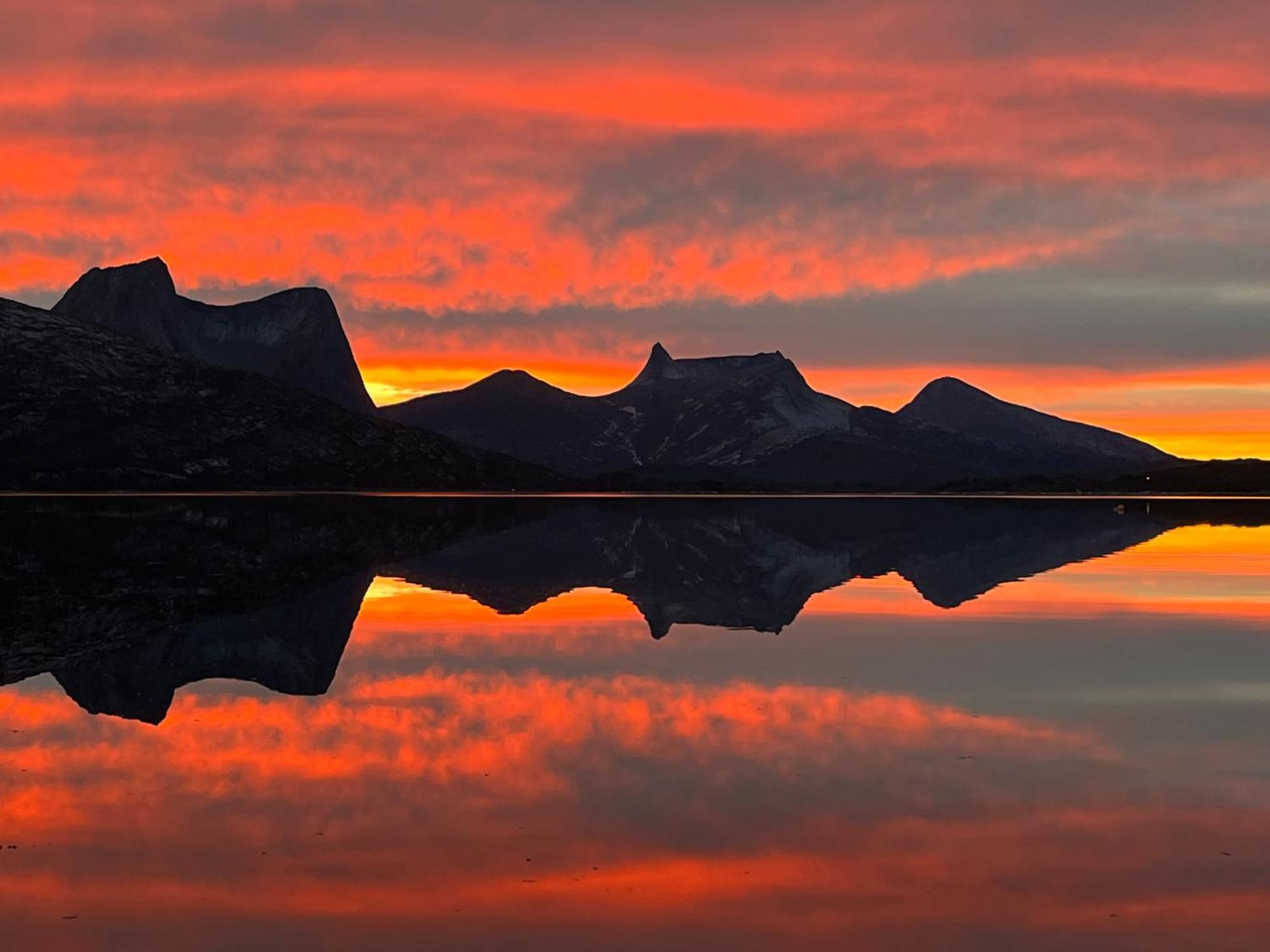 Efjord And Stetind Resort - Cabin Kobbernestinden Ballangen エクステリア 写真